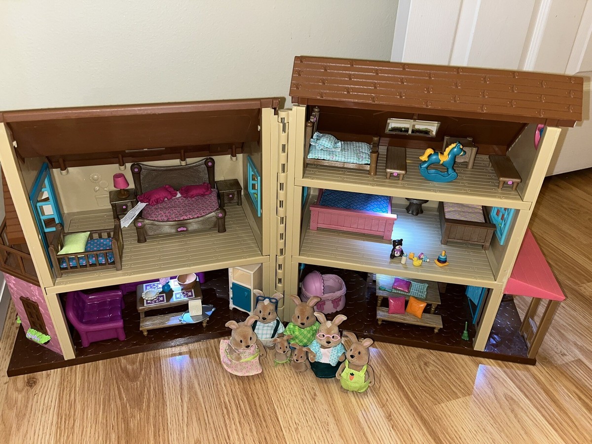 Li'l Woodzeez Toy House with Furniture Honeysuckle Hillside