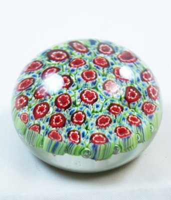 M Design Art Glass Red Murrine in Green Field Pattern Paperweight PW-654 [Kitch