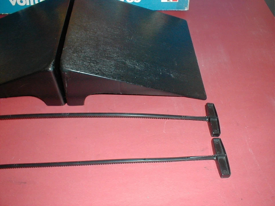 ПОЛНЫЙ ИГРОВОЙ НАБОР GOGNY GOUBERT LES CASCADEURS SMASH UP DERBY CITROEN & RENAULT - Изображение 2 из 4