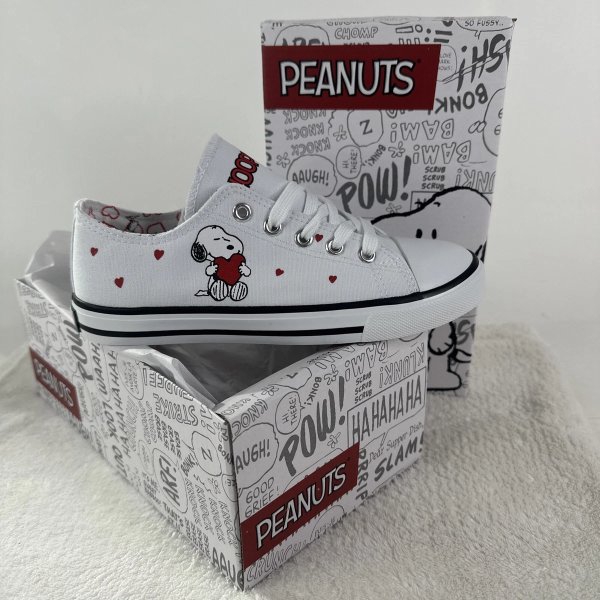 Peanuts Snoopy Hearts White Canvas Valentines Day NWT Size 1 Kids Youth Shoes