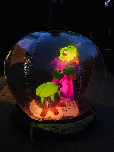 Witches Brew Whirlwind Globe 6Ft Tall - Picture 3 of 10