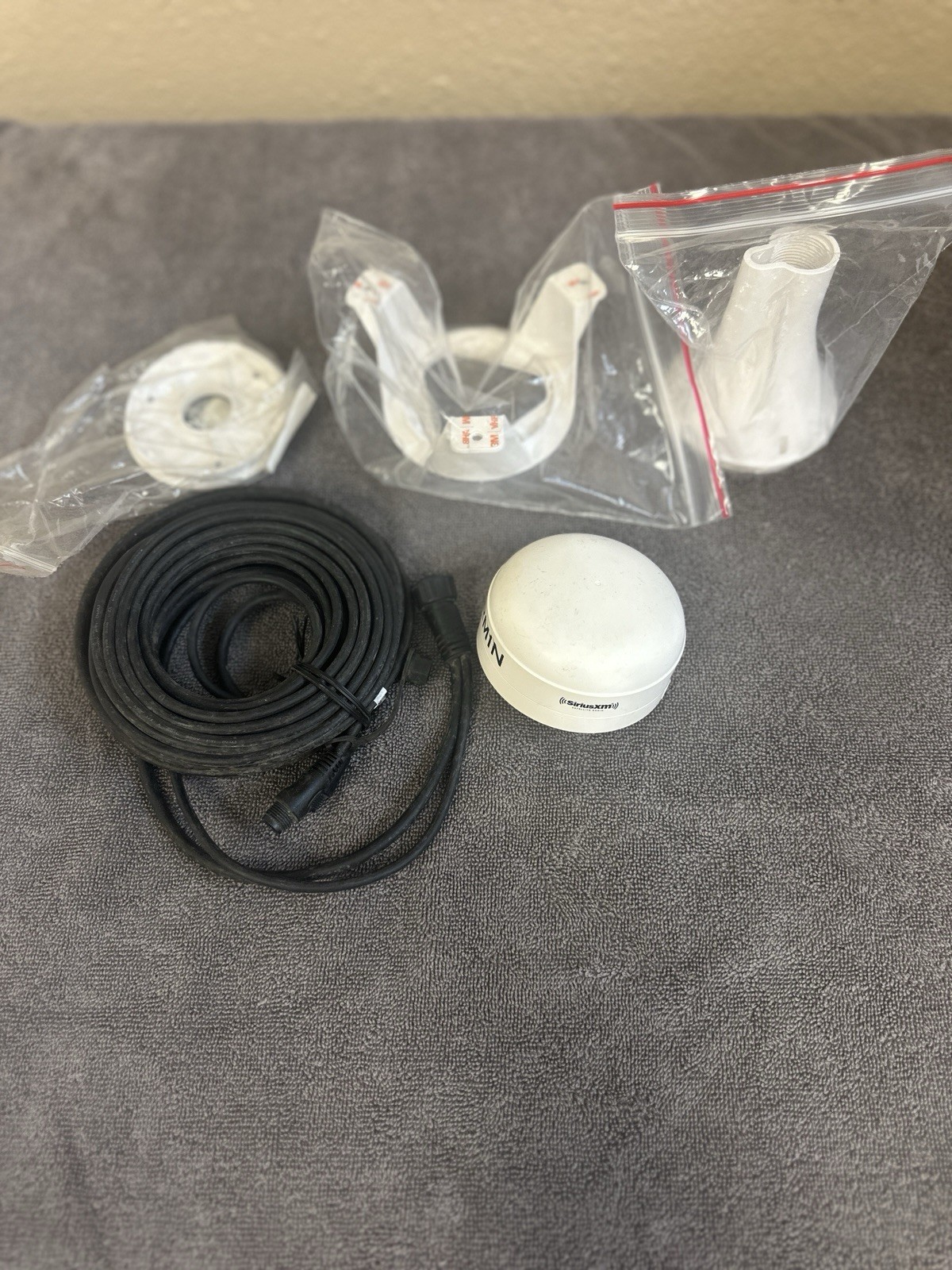 Garmin GXM51 Satellite Weather Antenna W/ 3 Mounts -010-00753-00-