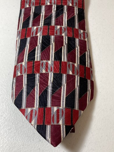 Via Manzoni - Men's Neck Tie Burgundy/Navy/White Abstract Pattern 100% Silk - Picture 1 of 4