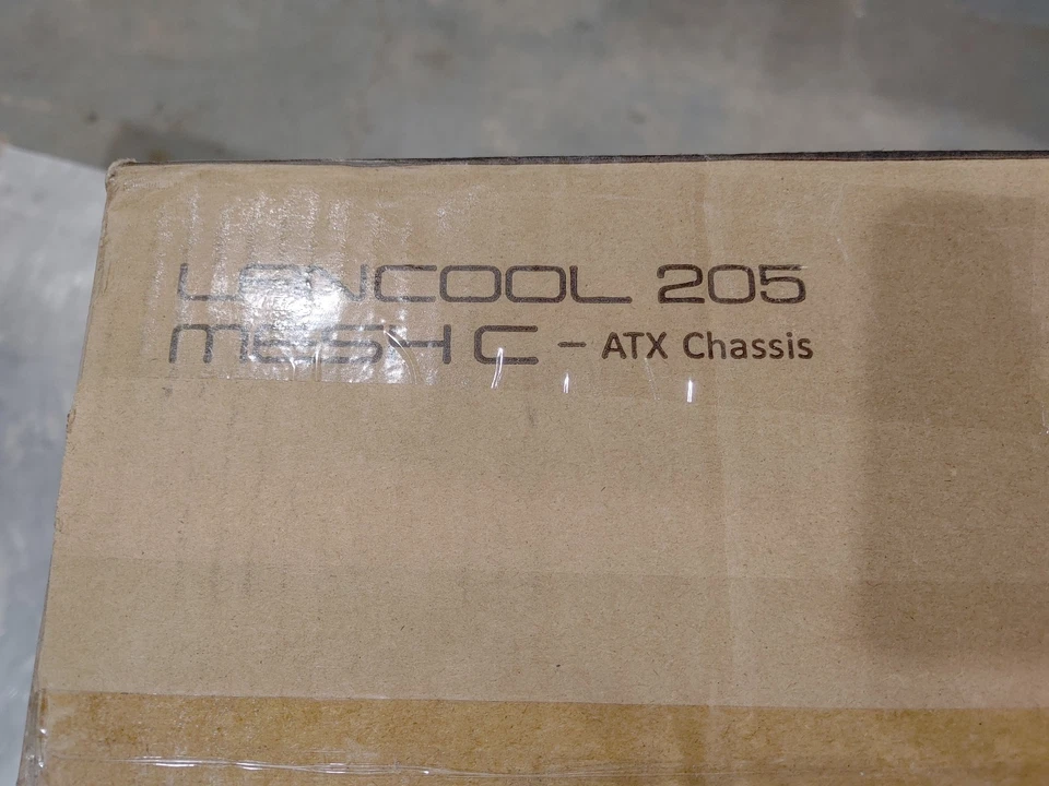 Brand New In Box Lian Li LanCool 205 Mesh C ATX Computer Case Black - Image 3 of 4