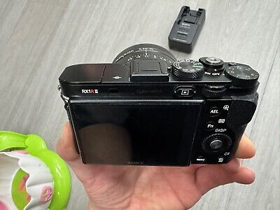 Sony Cyber-shot RX1R II 42.4MP Full Frame Digital Compact Sony Cyber-shot RX1R II 42.4MP Full Frame Digital Compact