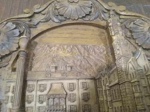 Vintage Hand Carved Innsbruck 3D Plaque Plate Wood Wall Decor 9” Diameter - Picture 5 of 8