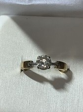 18k Yellow/White Gold 1 Ct Natural Diamond Solitaire Ring. Size N, weight 4.1g,