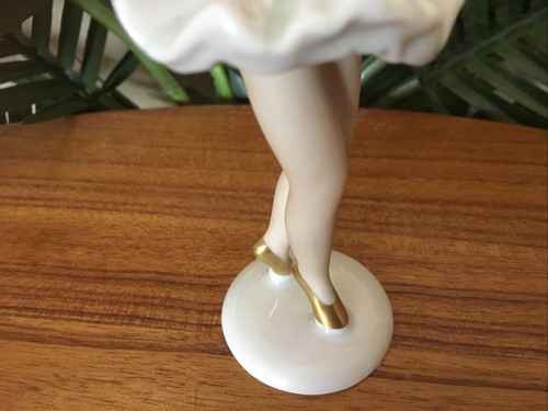*Rare* Vintage Wallendorf Germany Ballerina Girl Dancer Porcelain Figurine - Picture 9 of 12