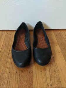 mia black flats