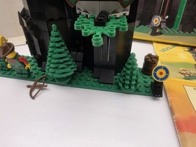 LEGO Forestmen's Hideout (6054) Vintage Mostly Complete W/ Box And Manual