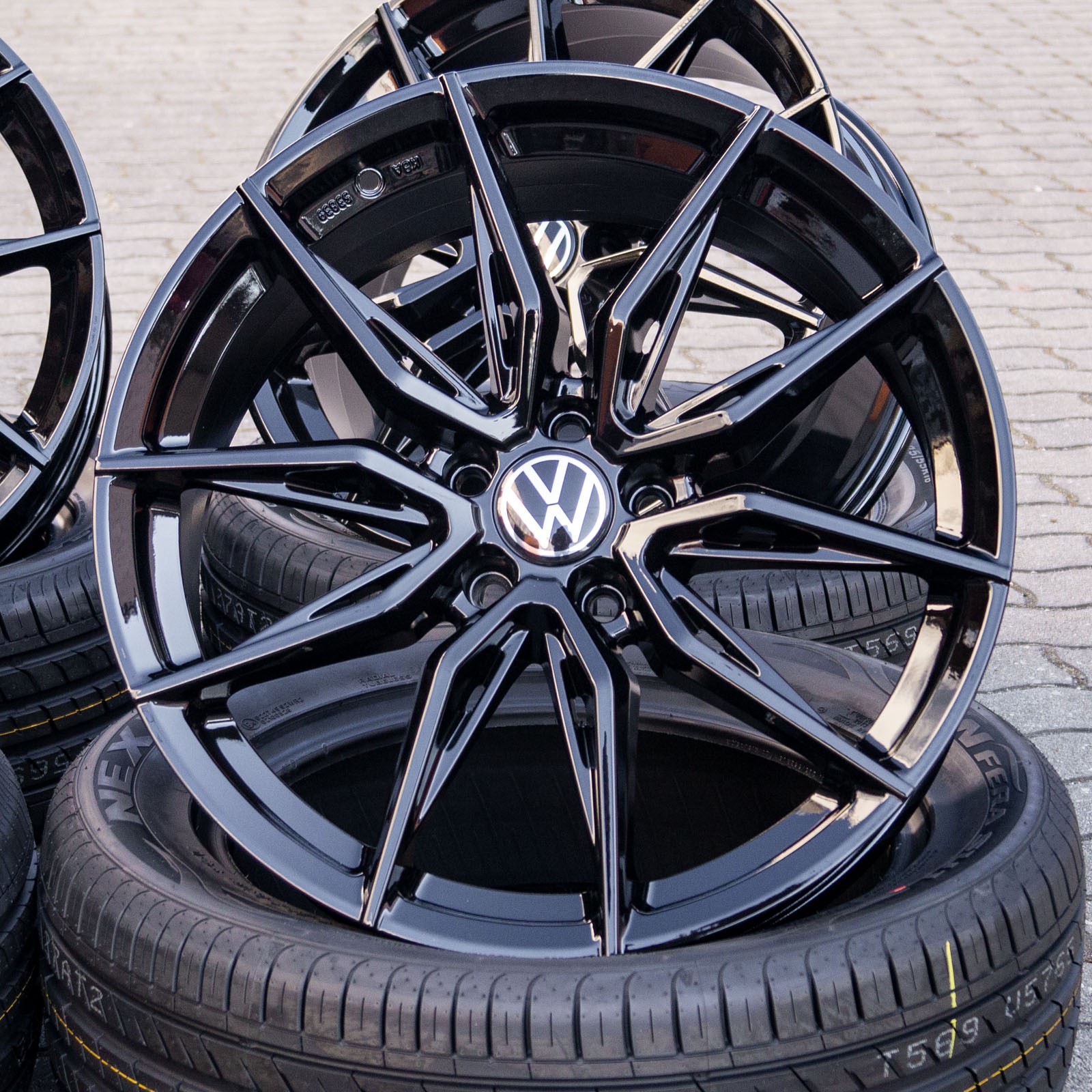 Cerchi in lega 19 pollici RW02 per VW Golf 5 6 7...