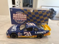 Mike Skinner 1998 Lowe  s Nascar 1/24 Diecast Action 31 Chevrolet RCR