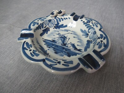 Vintage BOMA Delft Blauw Holland Ash Tray w/ Applied Shoes Windmill Design d5 sb