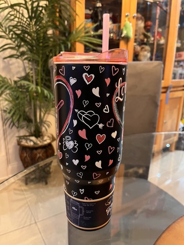 BUC-EE'S VALENTINES DAY Tumbler “LOVE IS IN THE AIR” Buc-ee’s New for 2025 40 oz - Picture 9 of 13