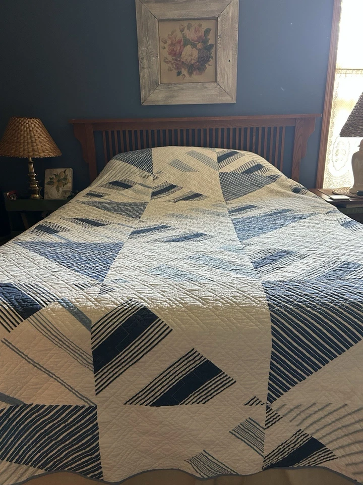 Edredón Martha Stewart Vela Geométrica Azul Blanco Náutico Costero 106x92 Cama KING Foto 2 de 4