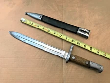 NICE ORIGINAL 1905 DATED SPANISH 1893 MAUSER BAYONET & SCABBARD