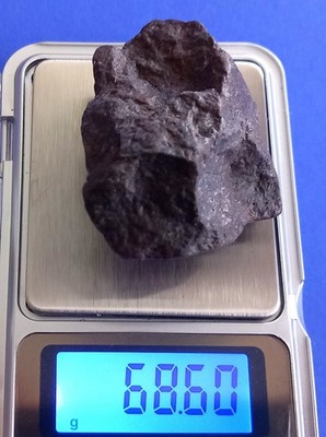 Steinmeteorit, NWA , unklassifizierter Chondrit, ung. 68 Gramm