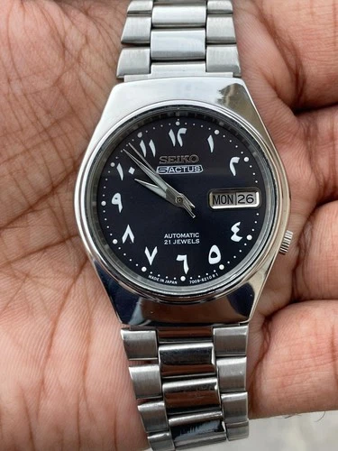Vintage Seiko 5 Automatic Mens Watch Arabic Black Dial 7009 Day/Date Japan