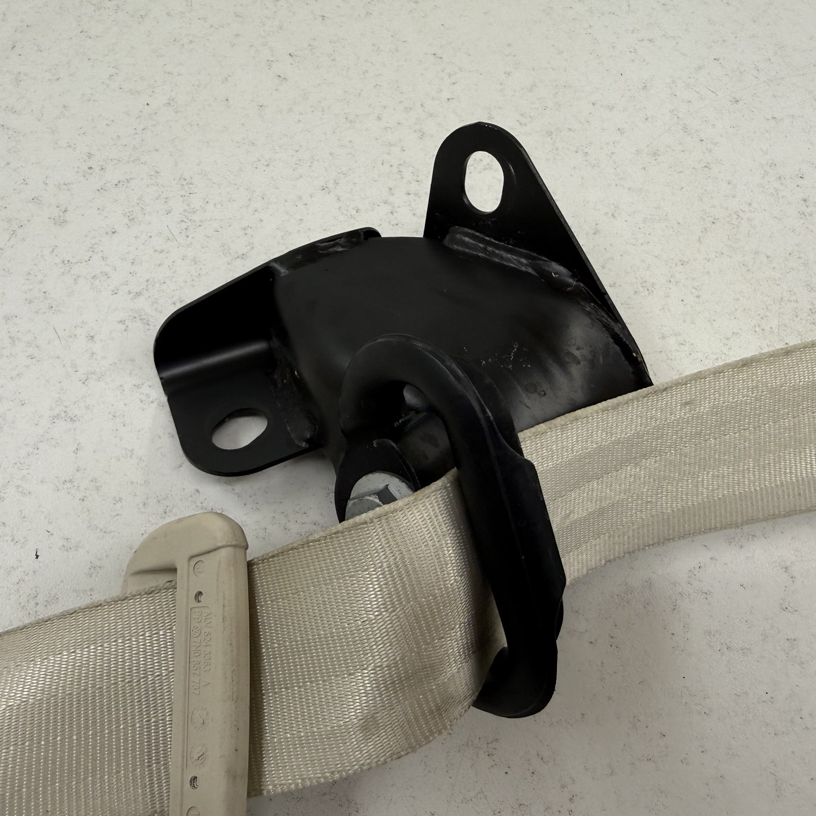 Bentley Flying Spur 2014-2018 Rear Right Seat belt retractor