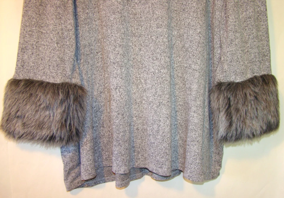 Lane Bryant Top Women's 22/24 Pullover Heathered Gray Faux Fur Cuff  - Image 4 of 4