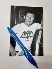 BATMAN 1966 TV SHOW, STARING ADAM WEST AS BATMAN ON SET GLOSSY B&W, 4X6 PHOTO