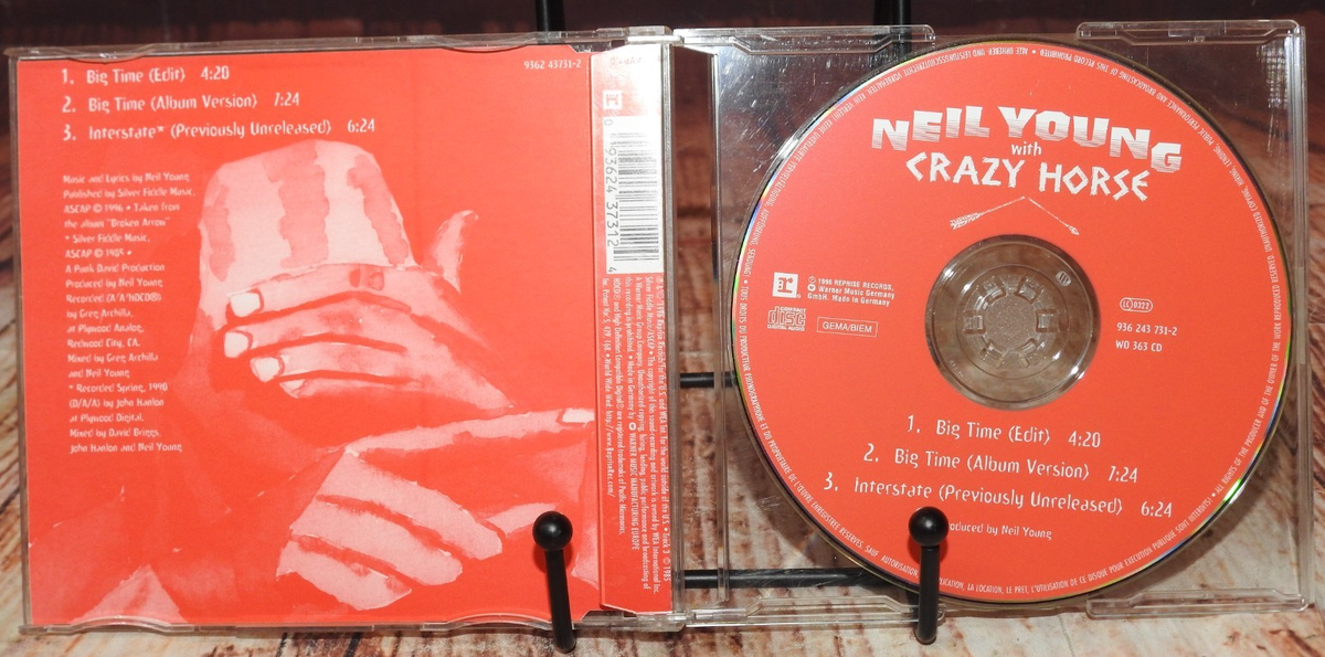 洋楽 Neil YoungCD Neil Young - Greatest Hits - Amazon.com Music