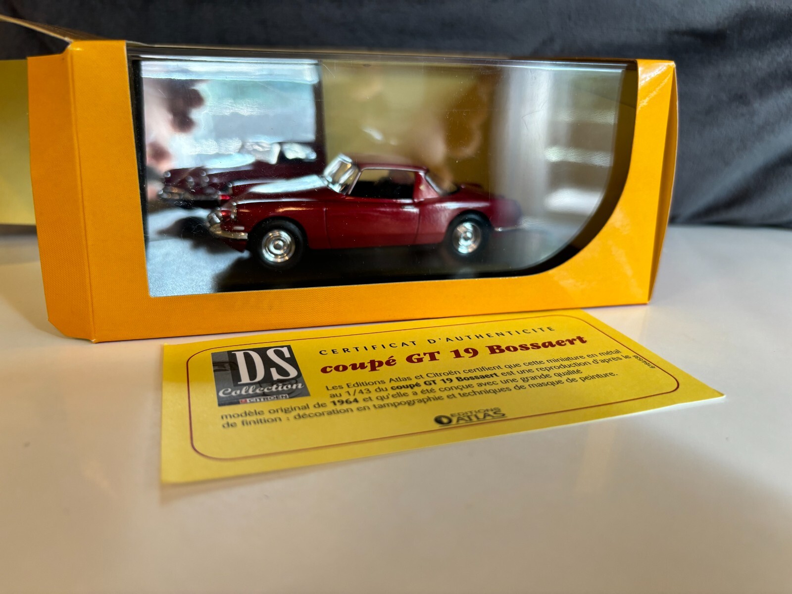 Citroën DS 19 cabriolet ouvert, rouge rubis, 1963 - SAI 7808 - HO 1/87