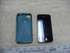 Broken Apple Iphone, Have No Ideal If it Works Or Not See Pictures