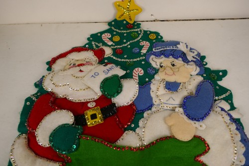 Portatarjetas de Navidad de Papá Noel vintage de fieltro cosido a mano, cuentas de semillas y lentejuelas MCM - Imagen 3 de 7