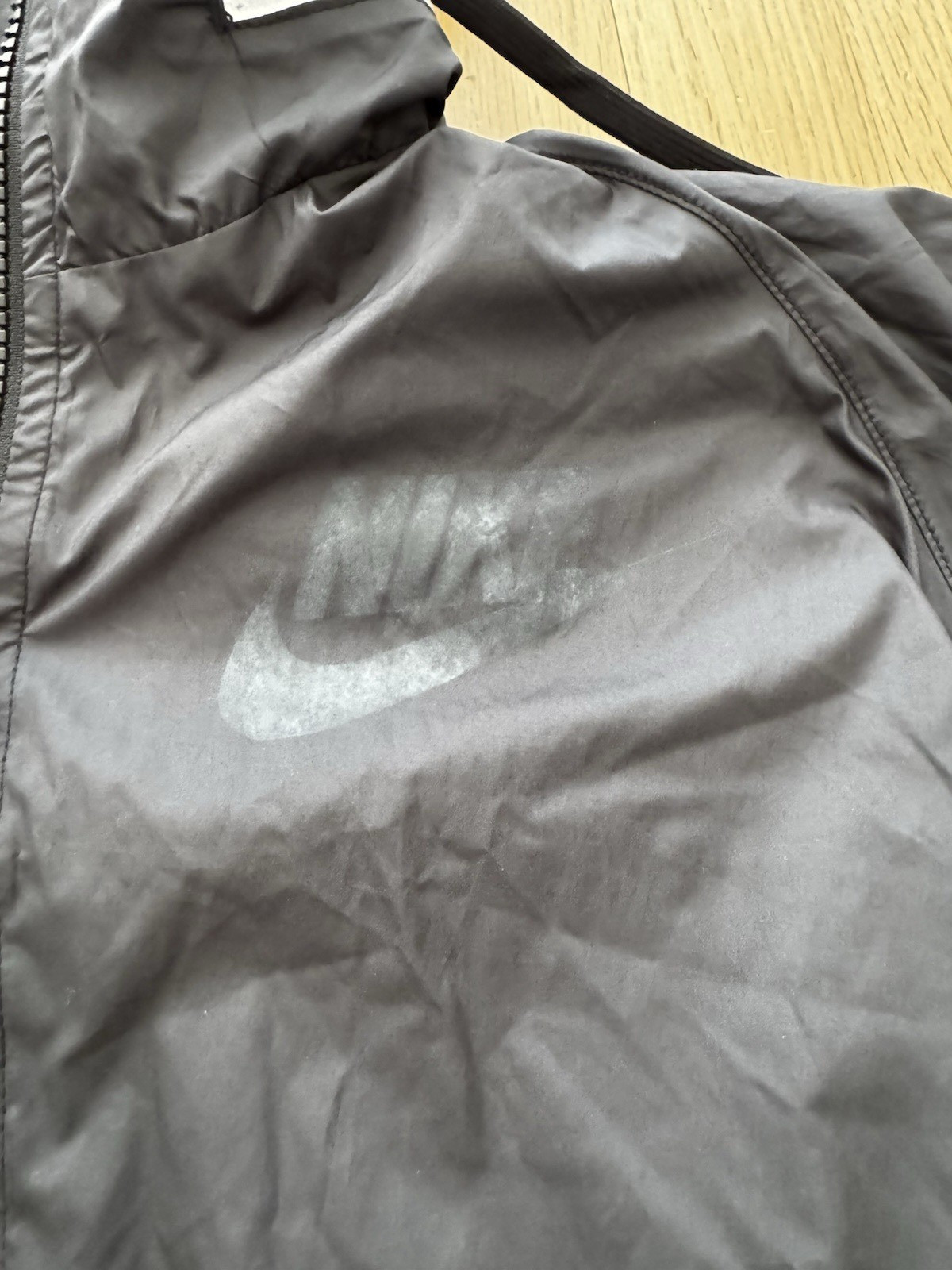Nike Windrunner packable jacket size L - image 4