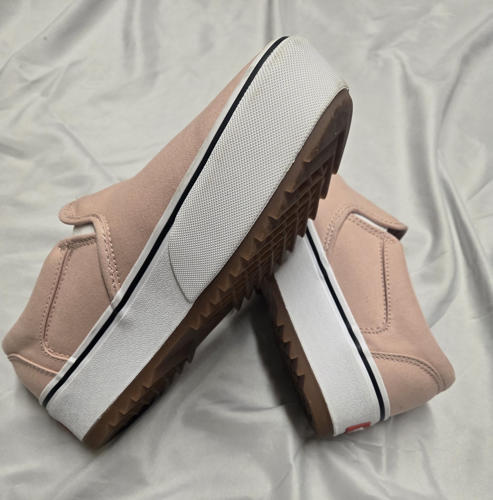 Size 10 Vans Asher Platform ST Women's Slip-on Shoes in Light Pink and White