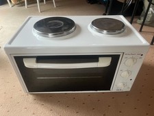 Kleiner Backofen mit Kochplatten 