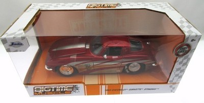 1963 Corvette Stingray ~ Burgundy with Silver Flash ~ Metal Die Cast Car ~ 1:24