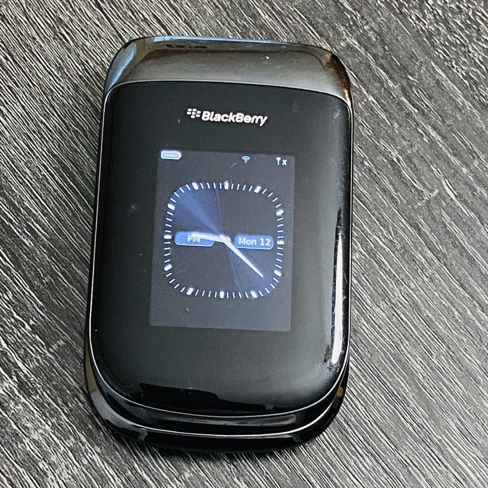 BlackBerry Style 9670 Flip Phone (Sprint) Black & Grey Chrg Cord & Battery - Image 3 of 4