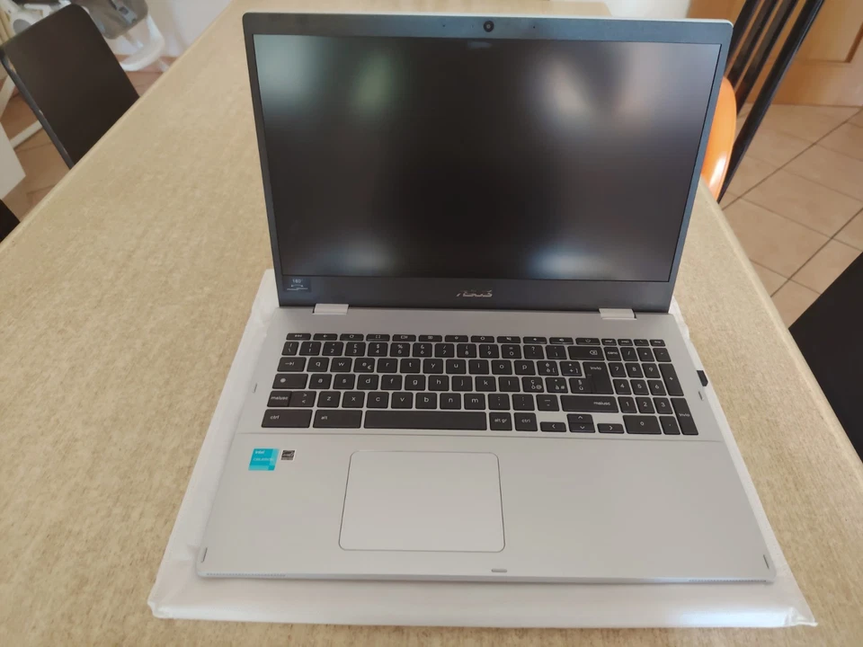 chromebook Asus 15.6 Vendo Causa Inutilizzo Vendo Con Hard disk Da 1TB E MOUSE - Immagine 2 di 3