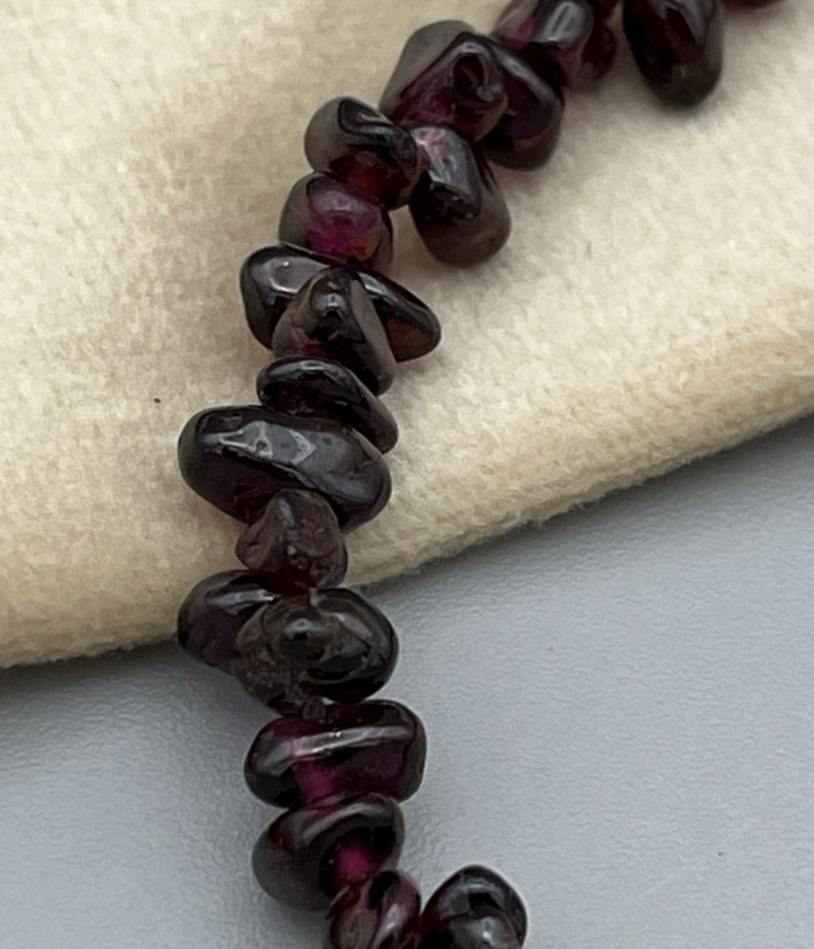 Vintage Natural Garnet Chip Bead Necklace 88cm lo… - image 3
