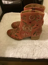 Women’s Sofft Floral Embroidered Tan Leather Boots 8