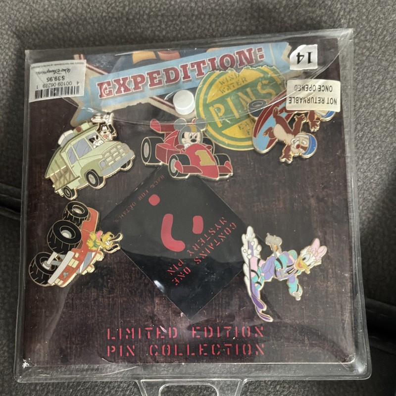 Disney Test Track Expedition Minnie Mouse Limited Edition Pin Set 2008