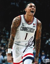 SOLO BALL signed (UCONN HUSKIES) Connecticut basketball 8X10 BECKETT BW52043