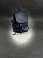 Einzigartiger Designer-Rucksack aus Leder – Violett – 25 x 25 cm