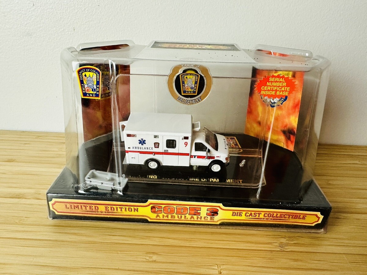 未使用 CODE3 AMBULANCE DIE CAST ミニカー CODE 3 DALLAS MICU EMS MEDIC AMBULANCE F-350 1:64 FIRE