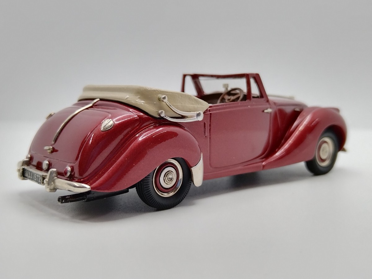 RARE Aston Martin LAGONDA en métal au 1/43 WESTERN MODELS avec boite RARE Aston Martin LAGONDA en métal au 1/43 WESTERN MODELS avec boite
