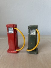 pompe à essence Composition Garage Jouet Ancien.