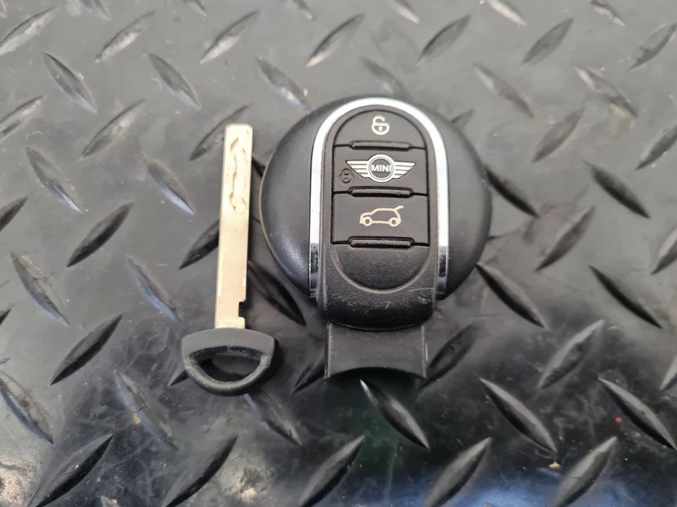 MINI COOPER F56 2014 1.5 PETROL ECU WITH BSI AND TRANSPONDER 61359364638 - Image 2 of 4