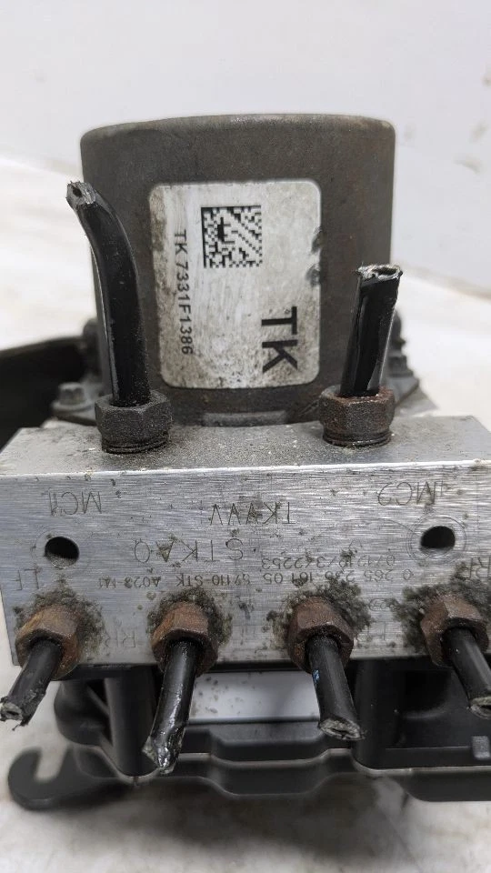 Used ABS Modulator fits: 2008 Acura Rdx Modulator Assembly vehicle stability ass - Image 3 of 4