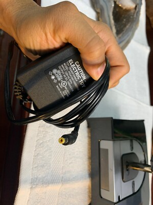 2009 Eye Clops Kids LED Mini Projector +Matching Power Adapter