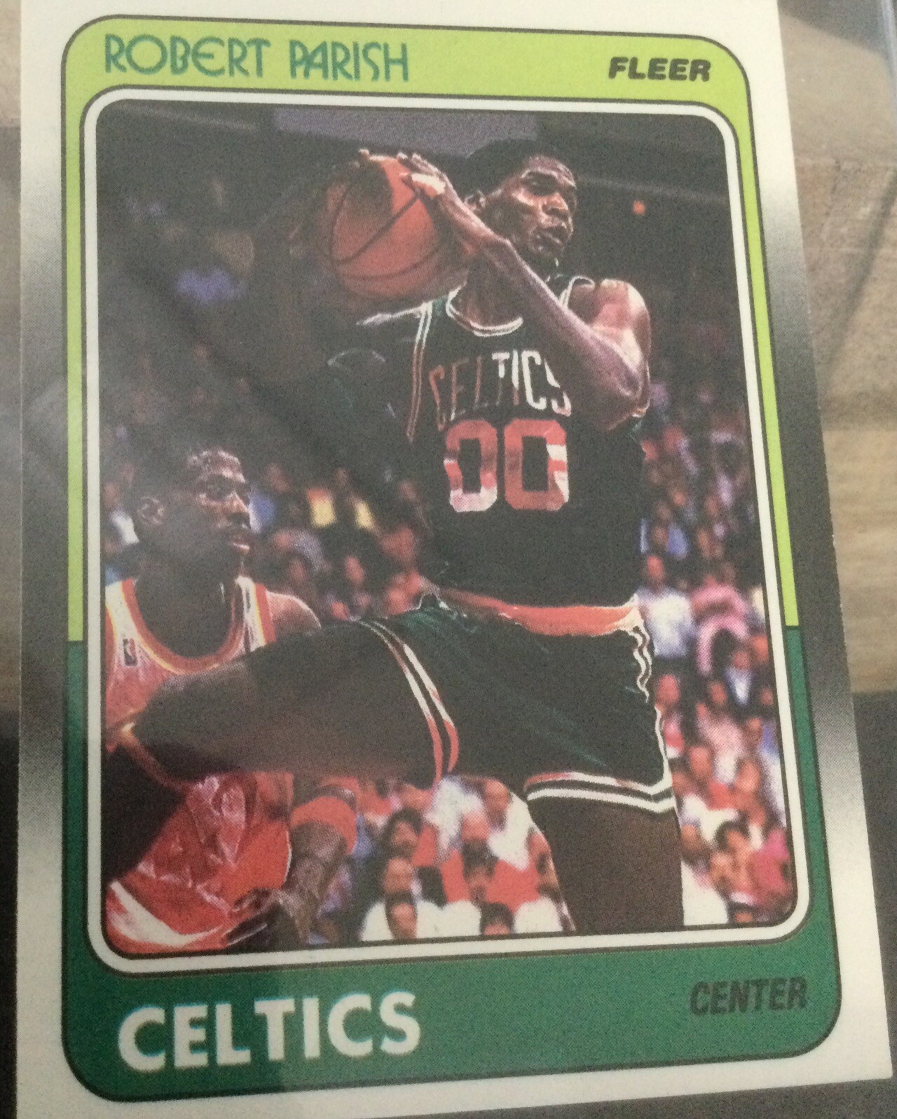 1988-89 Fleer #12 Robert Parish Boston Celtics centering great NM+