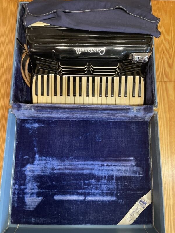 Vintage Pancordian Crucianelli Accordian Made In Italy 41 Keys and 8 Switches