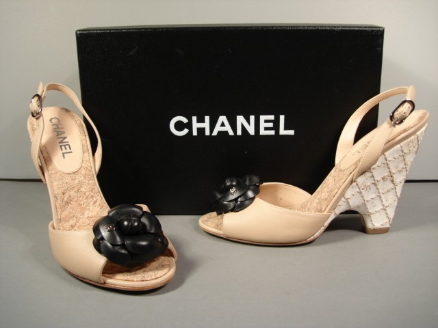 CHANEL BLACK CAMELLIA BEIGE LEATHER QUILTED WEDGE CORK CHANEL BLACK CAMELLIA BEIGE LEATHER QUILTED WEDGE CORK
