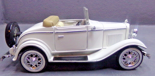 Ford Modelo 18 V-8 Cabriolet 1932 escala 1:32 diecast convertible blanco - Imagen 4 de 7